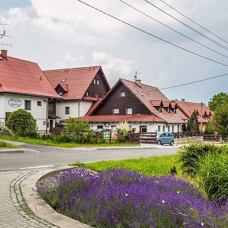 Hotel U Lip Trojanovice Frenstat pod Radhostem ภายนอก รูปภาพ