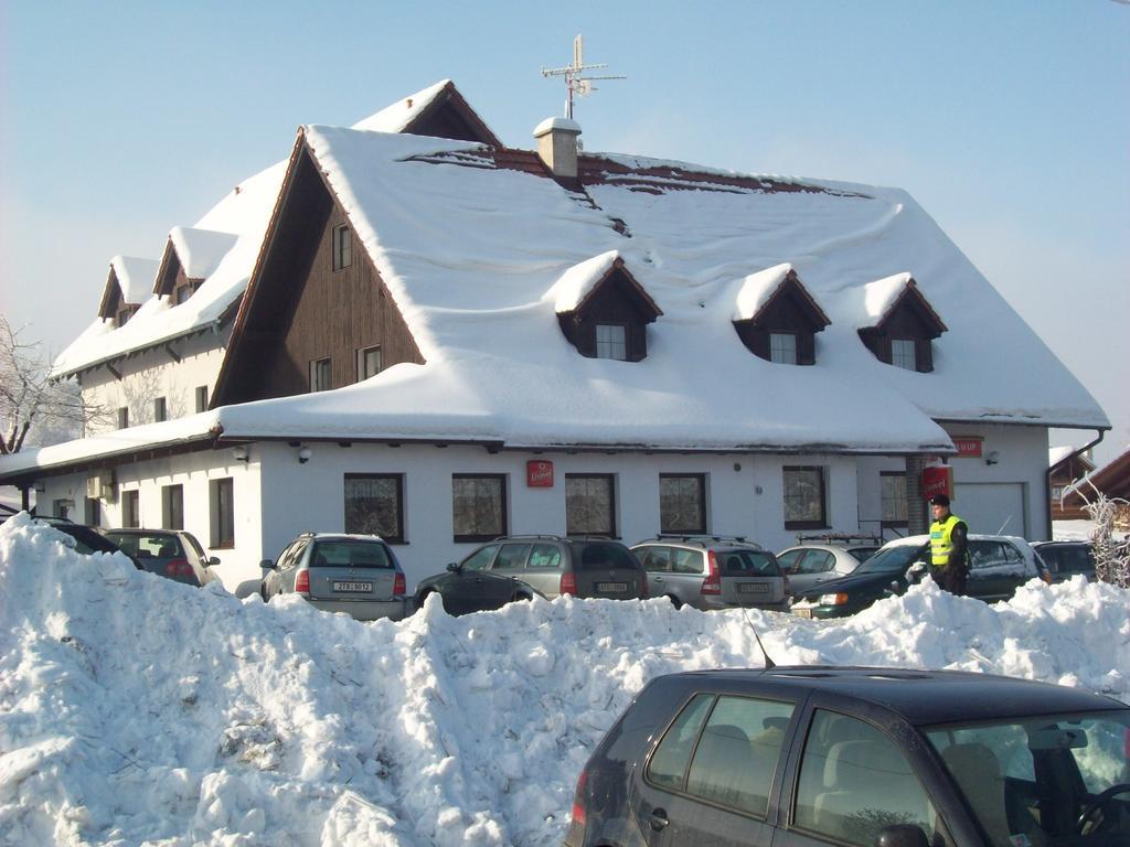 Hotel U Lip Trojanovice Frenstat pod Radhostem ภายนอก รูปภาพ