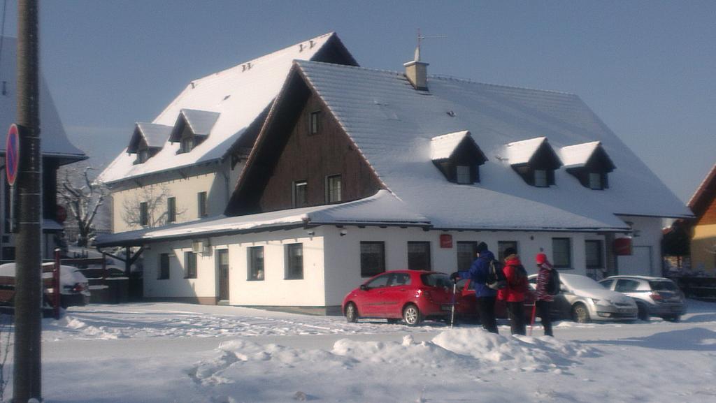 Hotel U Lip Trojanovice Frenstat pod Radhostem ภายนอก รูปภาพ